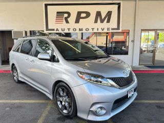 Image of 2015 TOYOTA SIENNA