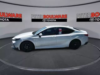 2025 TOYOTA CAMRY SE SEDAN 4D