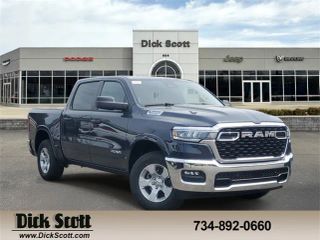 2025 RAM 1500 CREW CAB LONE STAR PICKUP 4D 5 1/2 FT