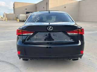 2018 LEXUS IS 300