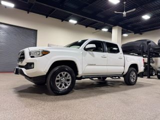 2017 TOYOTA TACOMA SR5