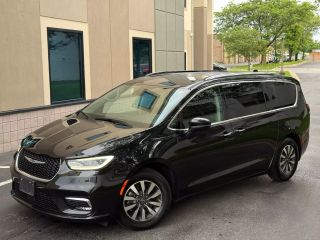 Image of 2021 CHRYSLER PACIFICA
