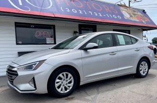 2019 Hyundai Elantra - Image 23