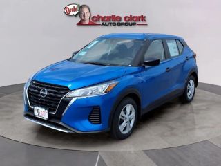 2025 NISSAN KICKS PLAY BASE