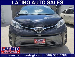 2018 TOYOTA SIENNA XLE