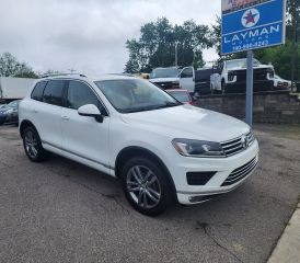 2015 VOLKSWAGEN TOUAREG LUX
