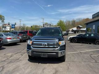 2017 TOYOTA TUNDRA SR5