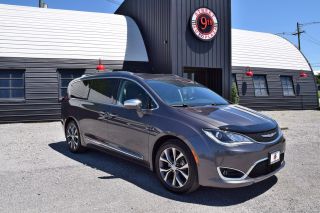 Image of 2017 CHRYSLER PACIFICA