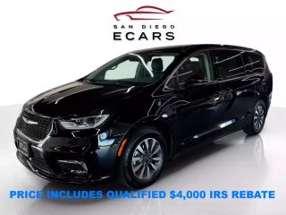 Image of 2023 CHRYSLER PACIFICA HYBRID TOURING L VAN 4D      