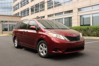 Image of 2013 TOYOTA SIENNA