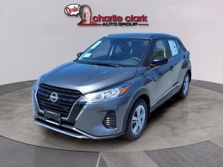 2025 NISSAN KICKS PLAY BASE
