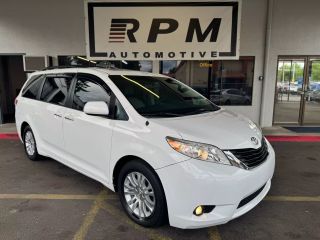 Image of 2014 TOYOTA SIENNA