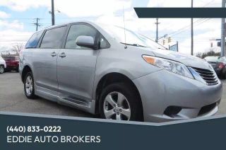 2012 TOYOTA SIENNA LE