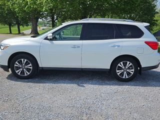 2017 NISSAN PATHFINDER SL