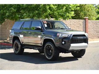 Image of 2016 TOYOTA 4RUNNER