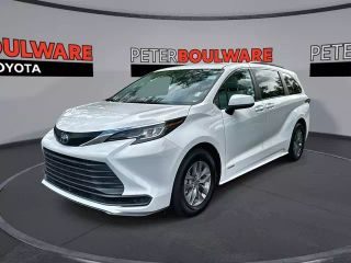 2021 TOYOTA SIENNA LE
