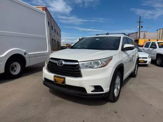 2016 TOYOTA HIGHLANDER LE