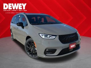 2025 CHRYSLER PACIFICA LIMITED VAN 4D
