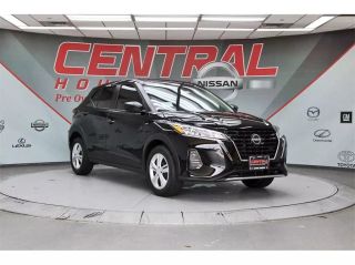 2025 NISSAN KICKS PLAY BASE