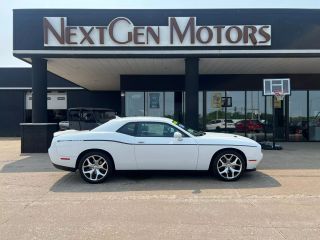 2016 DODGE CHALLENGER SXT PLUS