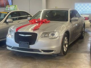 Image of 2019 CHRYSLER 300