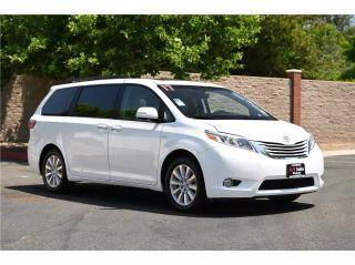 Image of 2017 TOYOTA SIENNA