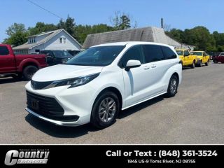 2022 TOYOTA SIENNA LE