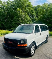 Image of 2003 GMC SAVANA 2500 PASSENGER