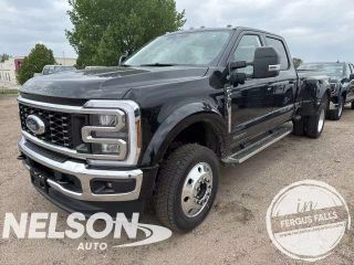 2025 FORD F450 SUPER DUTY CREW CAB LARIAT PICKUP 4D 8 FT