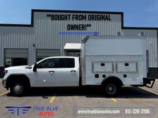 Image of 2024 GMC SIERRA 3500 HD CREW CAB & CHASSIS