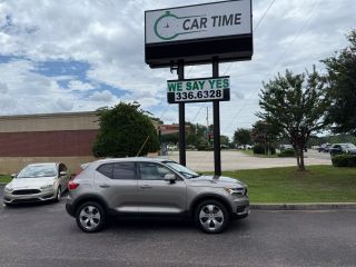 Image of 2022 VOLVO XC40