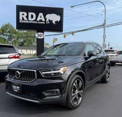 Image of 2019 VOLVO XC40
