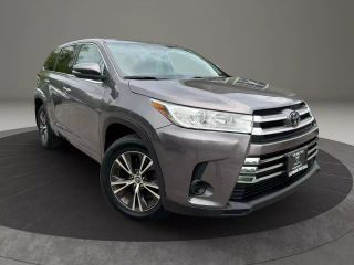 2018 TOYOTA HIGHLANDER LE