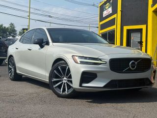 Image of 2022 VOLVO S60 B5 MOMENTUM SEDAN 4D