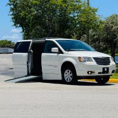 Image of 2009 CHRYSLER TOWN & COUNTRY