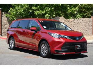Image of 2021 TOYOTA SIENNA