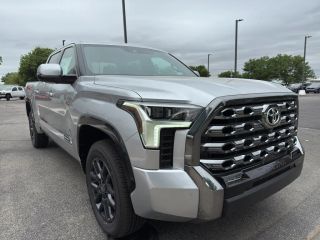 2025 TOYOTA TUNDRA CREWMAX PLATINUM PICKUP 4D 5 1/2 FT