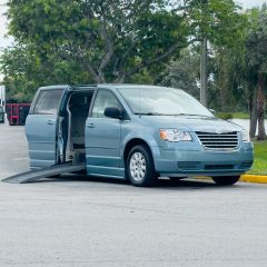 Image of 2009 CHRYSLER TOWN & COUNTRY