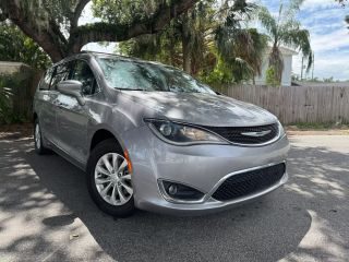 Image of 2017 CHRYSLER PACIFICA