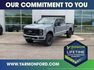 2025 FORD F350 SUPER DUTY CREW CAB LARIAT PICKUP 4D 6 3/4 FT