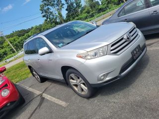 Image of 2013 TOYOTA HIGHLANDER