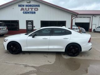 2023 VOLVO S60 B5 PLUS BLACK EDITION