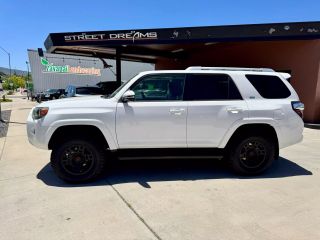 Image of 2014 TOYOTA 4RUNNER