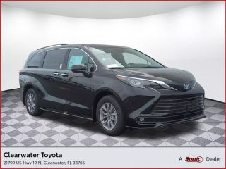 2025 TOYOTA SIENNA XLE VAN 4D