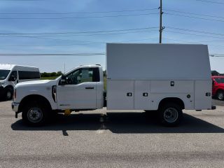 Image of 2024 FORD F350 SUPER DUTY REGULAR CAB & CHASSIS