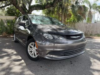 Image of 2017 CHRYSLER PACIFICA