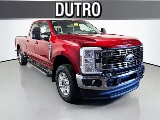2025 FORD F350 SUPER DUTY CREW CAB XLT PICKUP 4D 6 3/4 FT