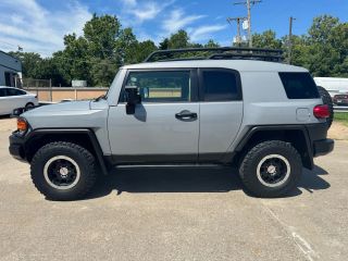 Image of 2013 TOYOTA FJ CRUISER