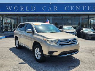 Image of 2013 TOYOTA HIGHLANDER