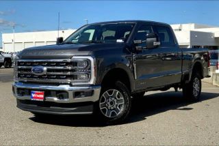 2025 FORD F250 SUPER DUTY CREW CAB LARIAT PICKUP 4D 6 3/4 FT